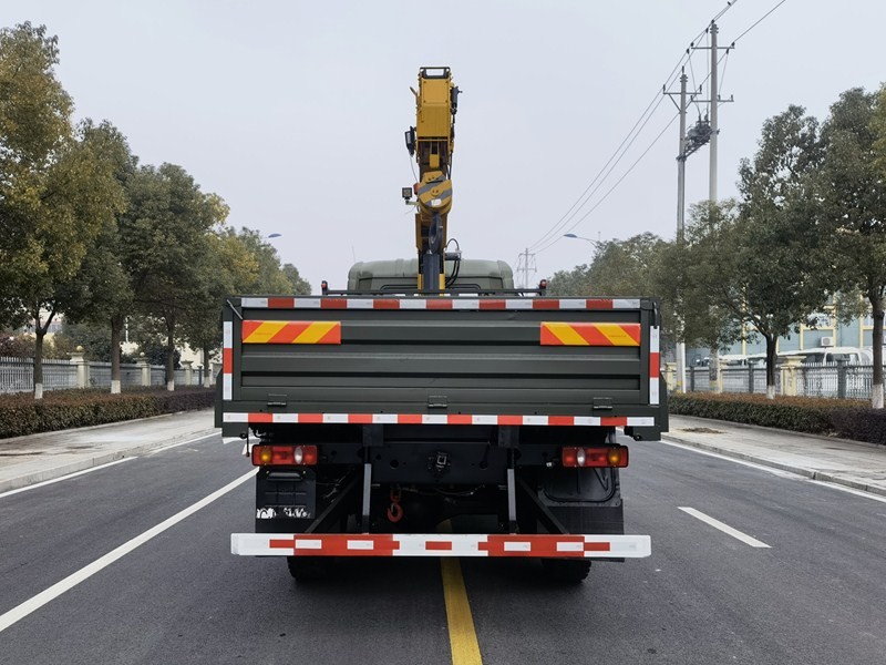 Dongfeng KR 6.3T Truck with Crane