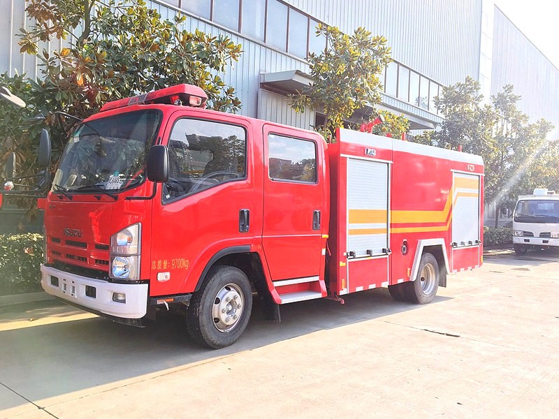 ISUZU 4cbm Fire Fighting Truck