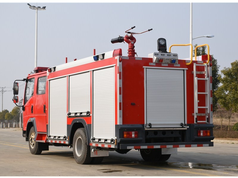SINOTRUK HOWO 5cbm Fire Truck